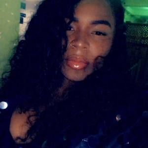 Meet your Posher, Malika